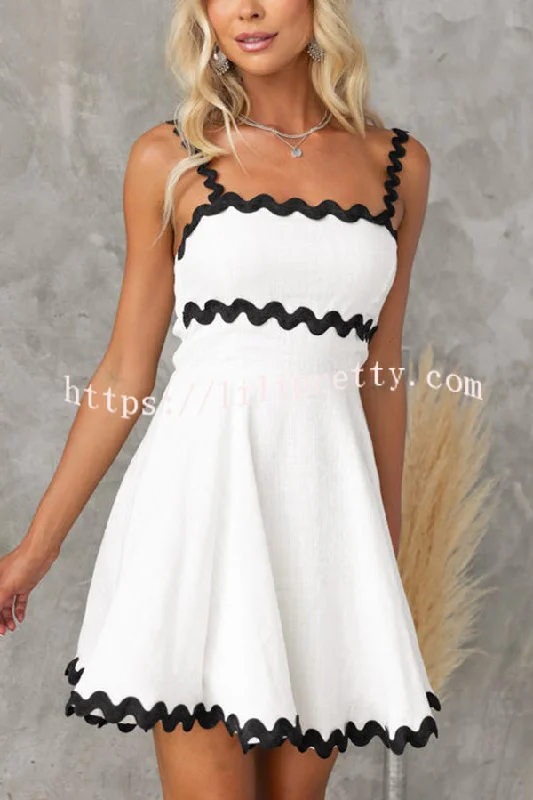 Lilipretty® Aimie Solid Color Wavy Lace Sexy Suspender Mini Dress Chic Halter Mini Dress Lilipretty® Aimie Solid Color Wavy Lace Sexy Suspender Mini Dress Chic Halter Mini Dress