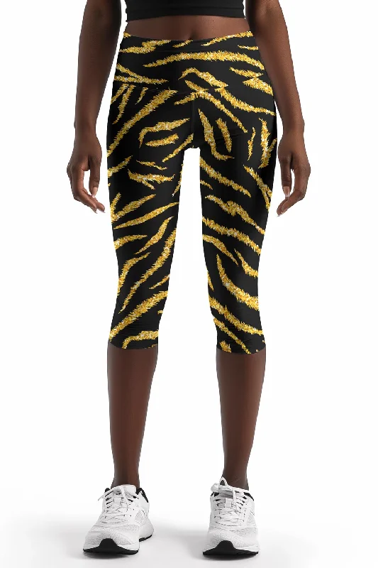 Roarsome Ellie Black & Gold Performance Yoga Capri Leggings - Women Comfortable Athletic Tights Roarsome Ellie Black & Gold Performance Yoga Capri Leggings - Women Comfortable Athletic Tights