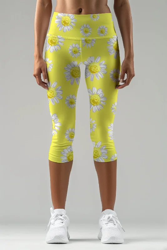 Striking Daisy Ellie Bright Yellow Floral Yoga Capri Leggings - Women Trendy Seamless Sports Leggings Striking Daisy Ellie Bright Yellow Floral Yoga Capri Leggings - Women Trendy Seamless Sports Leggings