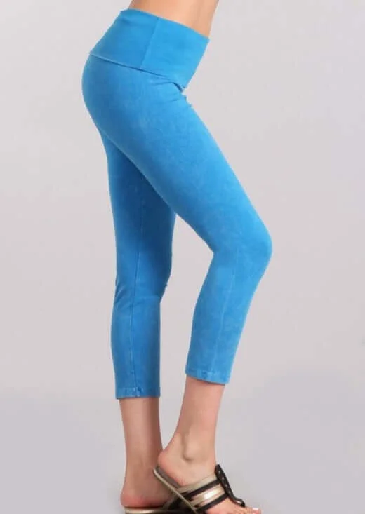 Easy Fit American Cotton Capri Leggings Made in USA Trendy High-Compression Leggings Easy Fit American Cotton Capri Leggings Made in USA Trendy High-Compression Leggings