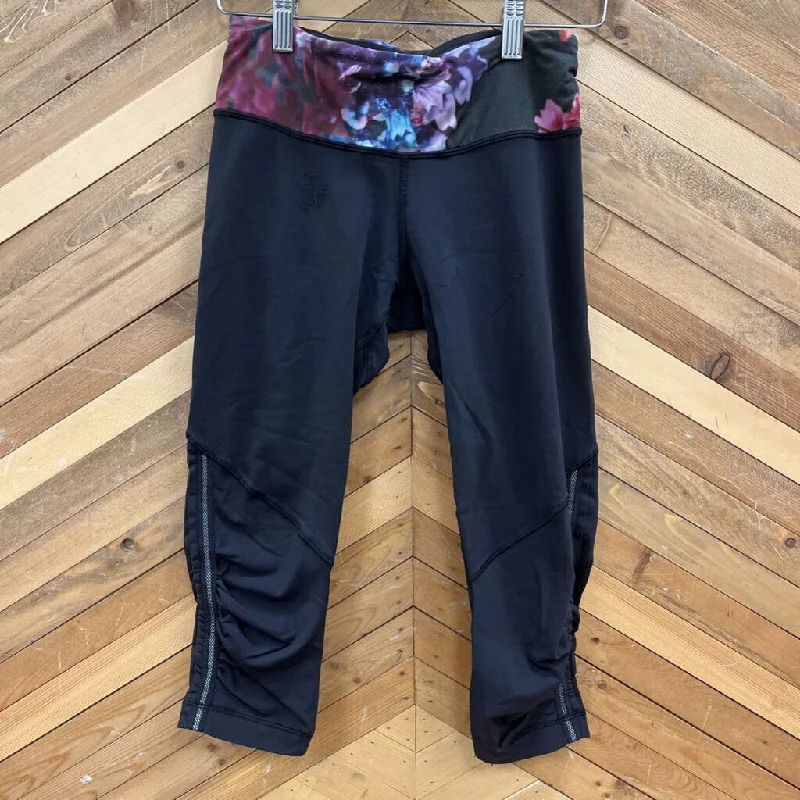 Lululemon - Women's Capri Leggings: Black/Multi-women-4 Cozy Workout Performance Leggings Lululemon - Women's Capri Leggings: Black/Multi-women-4 Cozy Workout Performance Leggings