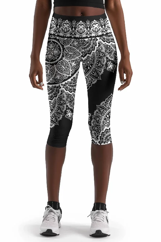 Black Nirvana Ellie White Boho Performance Yoga Capri Leggings - Women Fashionable Sports Compression Leggings Black Nirvana Ellie White Boho Performance Yoga Capri Leggings - Women Fashionable Sports Compression Leggings