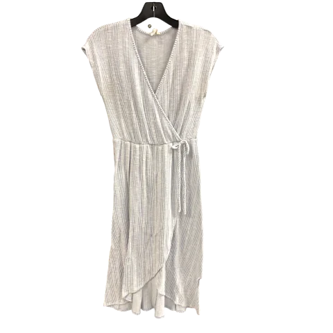 Dress Casual Midi By Caution To The Wind In Blue & White, Size: M Elegant Floral Appliqué Midi Dress Dress Casual Midi By Caution To The Wind In Blue & White, Size: M Elegant Floral Appliqué Midi Dress