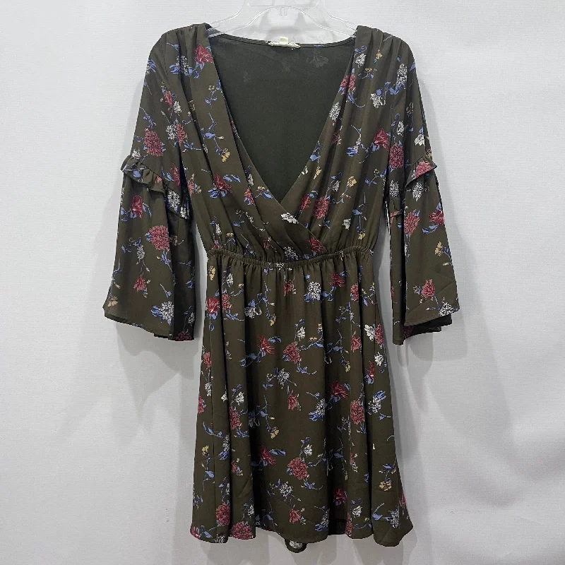 Dress Casual Midi By Gilli In Green, Size: S Stylish Button-Up Midi Dress