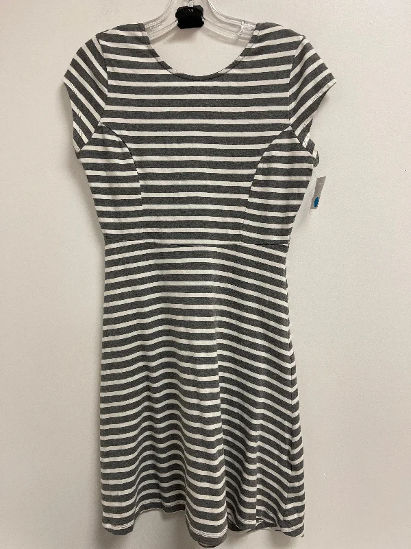 Dress Casual Midi By Old Navy In Grey, Size: S Cozy Midi Dress with Pockets