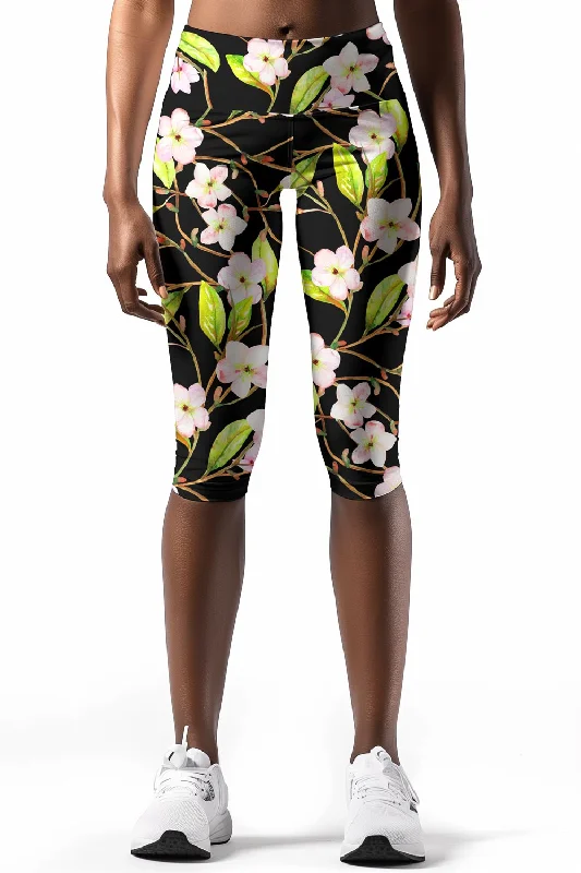 Black Muse Ellie Performance Capri Leggings - Women Stylish Printed Stretch Leggings Black Muse Ellie Performance Capri Leggings - Women Stylish Printed Stretch Leggings